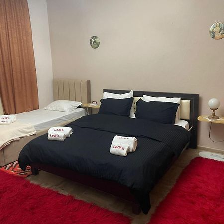 Ledi'S Apartment Гірокастра Екстер'єр фото