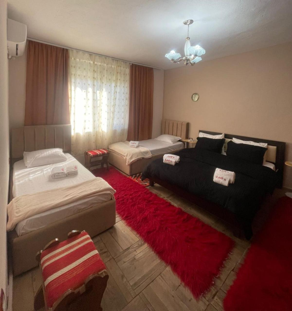 Ledi'S Apartment Гірокастра Екстер'єр фото