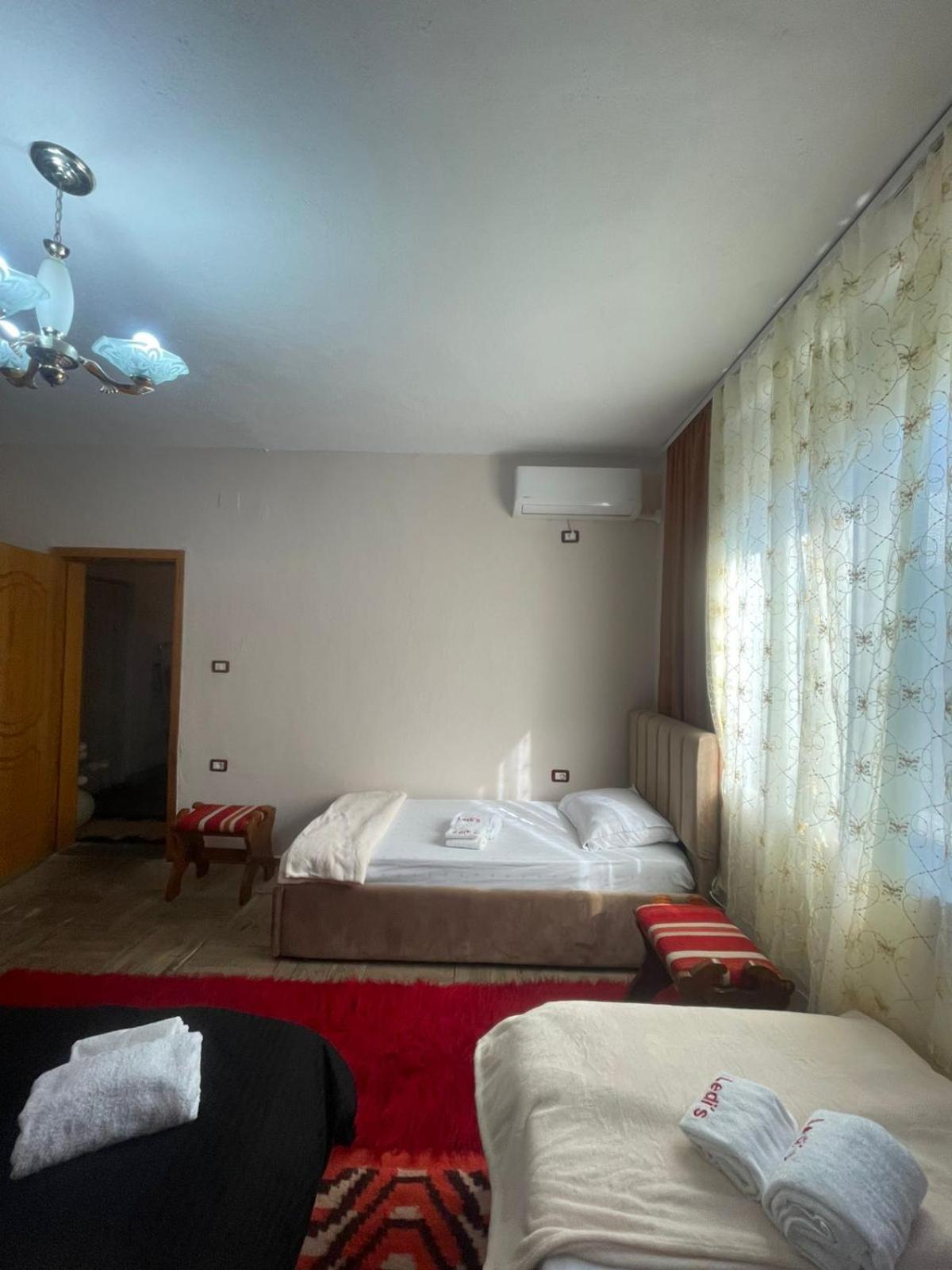 Ledi'S Apartment Гірокастра Екстер'єр фото